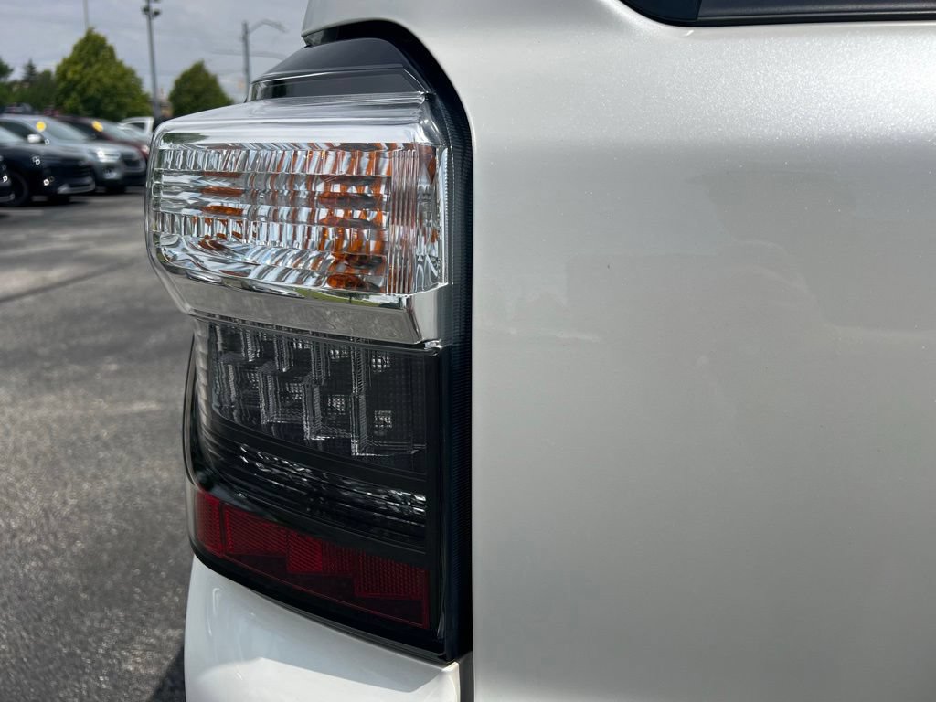 Used 2023 Toyota 4Runner Limited AWD/4WD image 7