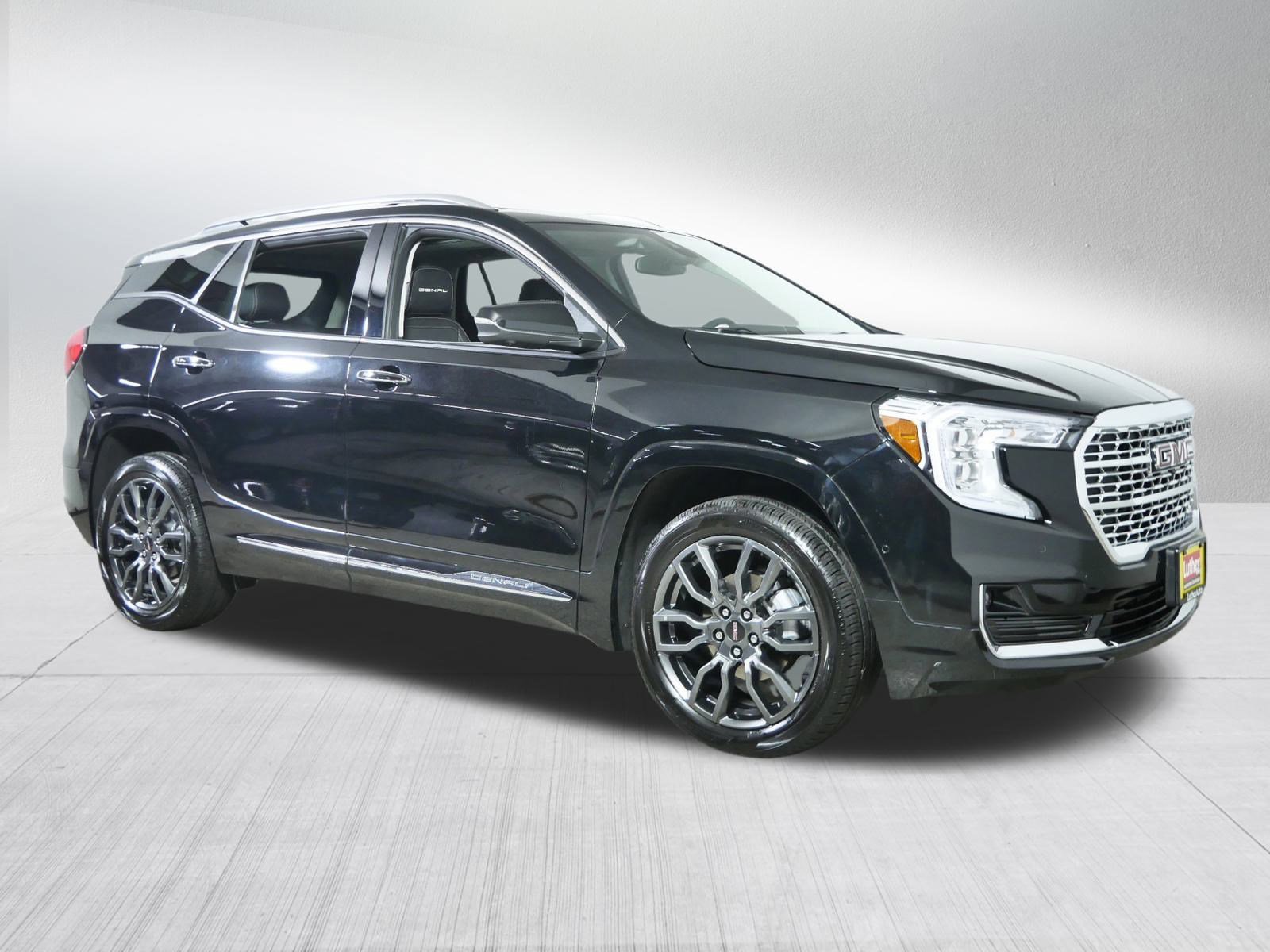 Used 2022 GMC Terrain Denali w/ Black Diamond Edition