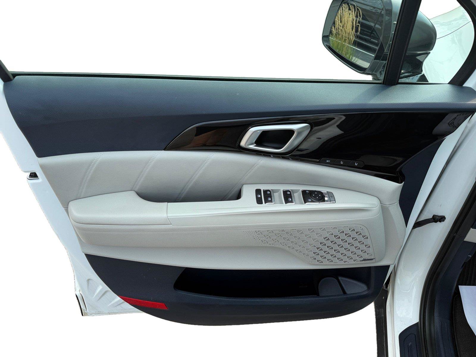 Used 2025 Kia Carnival SX Prestige FWD image 9