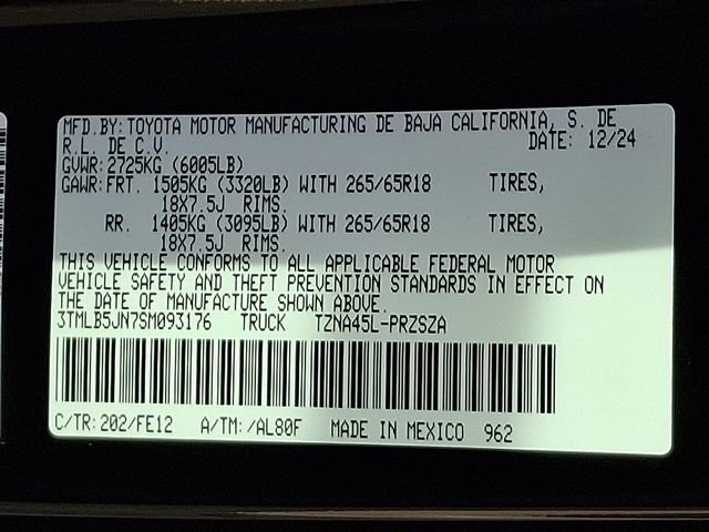 Used 2025 Toyota Tacoma TRD Sport image 30