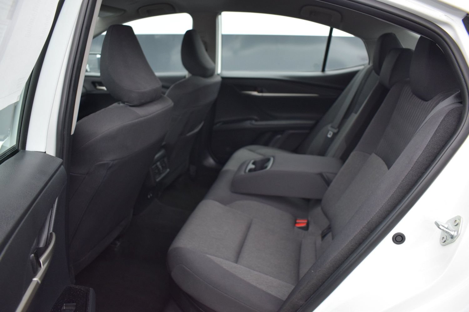 Used 2025 Toyota Camry LE FWD image 12