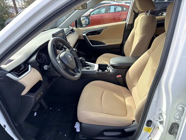 Used 2021 Toyota RAV4 LE image 14