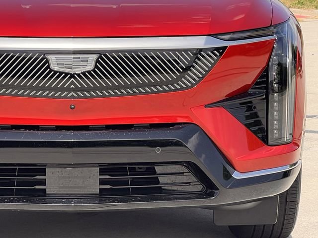 New 2026 Cadillac Optiq Luxury 2 RWD image 8