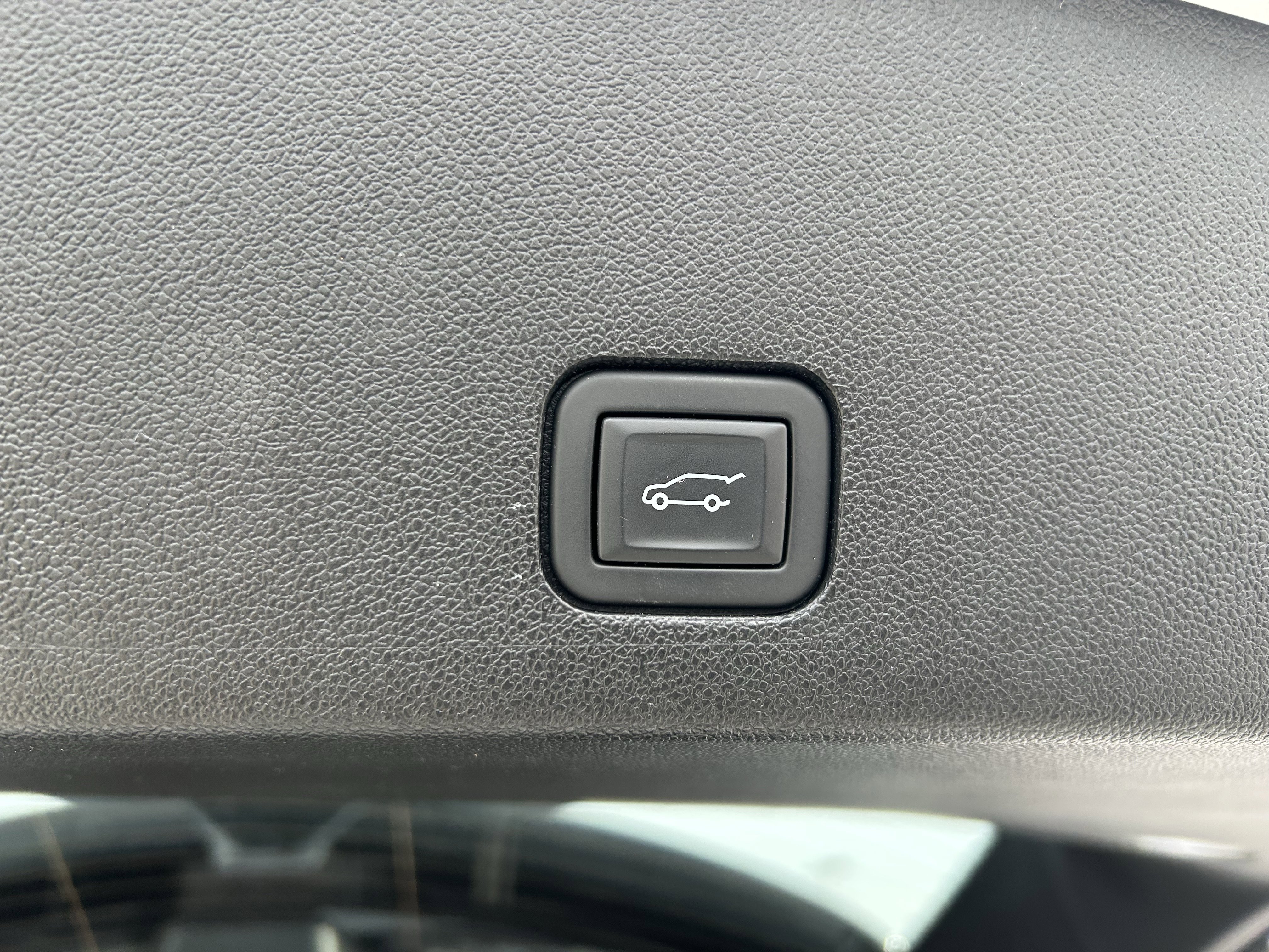 Used 2024 Cadillac XT6 Sport w/ Technology Package image 29