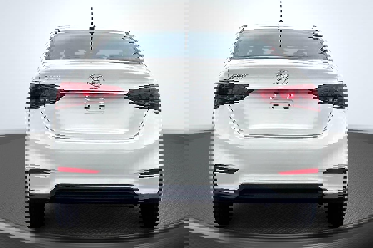 Used 2021 Hyundai Accent SE image 4