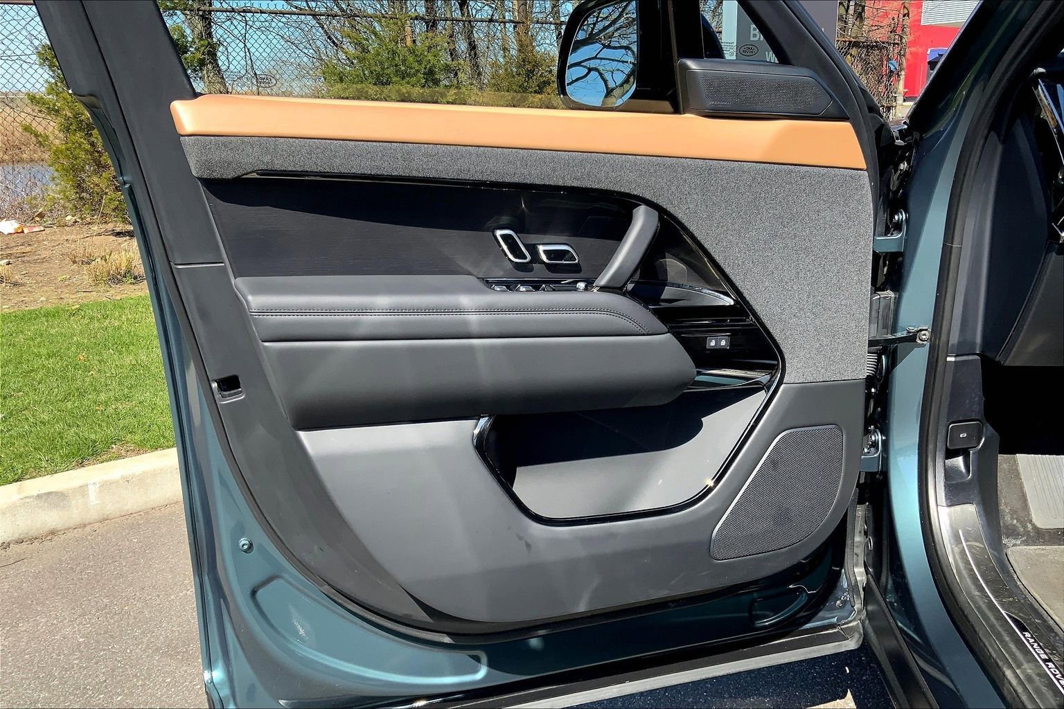 Used 2025 Land Rover Range Rover Sport Dynamic SE image 21