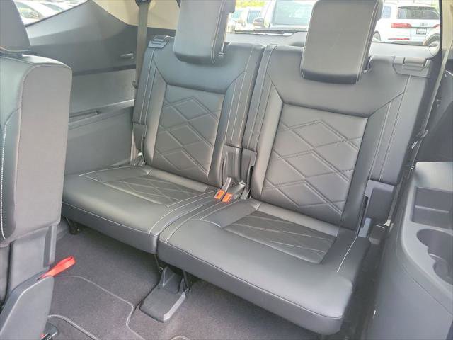 Used 2024 Volkswagen Atlas SE AWD/4WD image 6