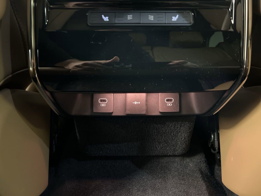 Used 2024 Land Rover Range Rover Sport SE image 26