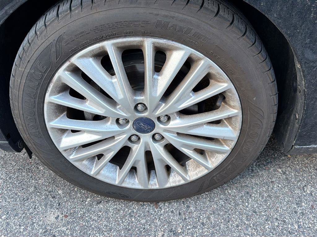 Used 2016 Ford Focus Titanium w/ Titanium Technology Package image 5