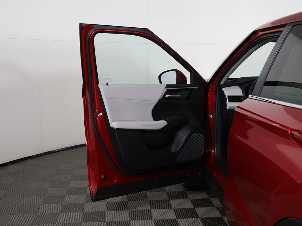 New 2025 Mitsubishi Outlander SE image 21