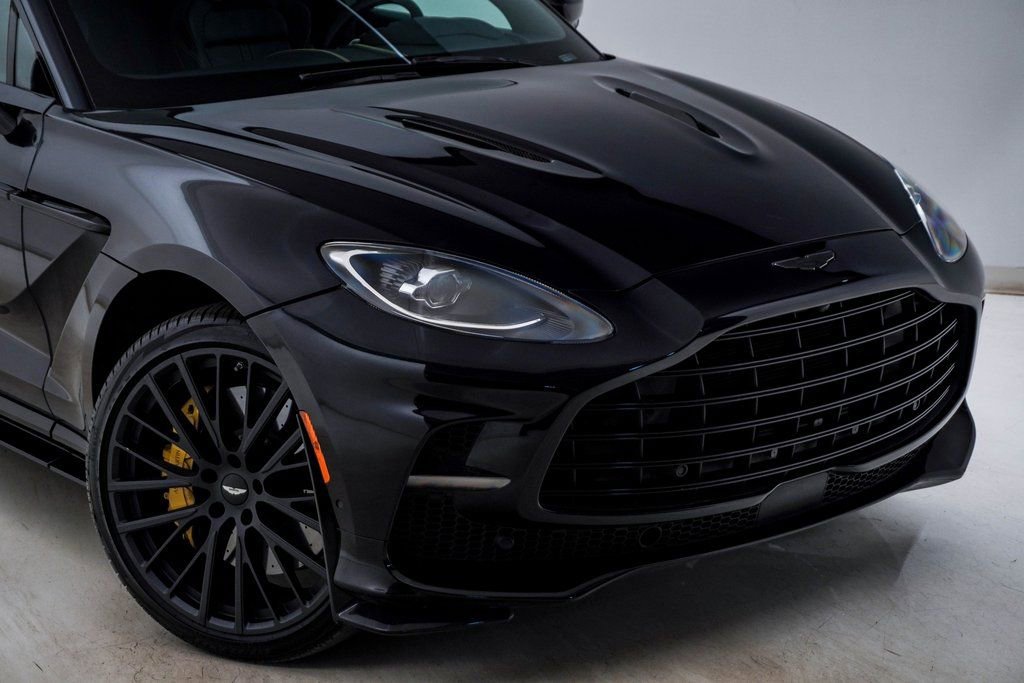 Used 2023 Aston Martin DBX 707 image 4