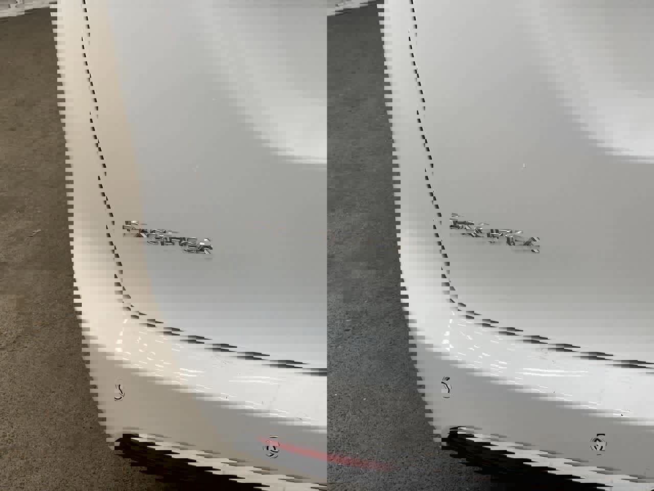 Used 2023 Chrysler Pacifica Touring-L image 10