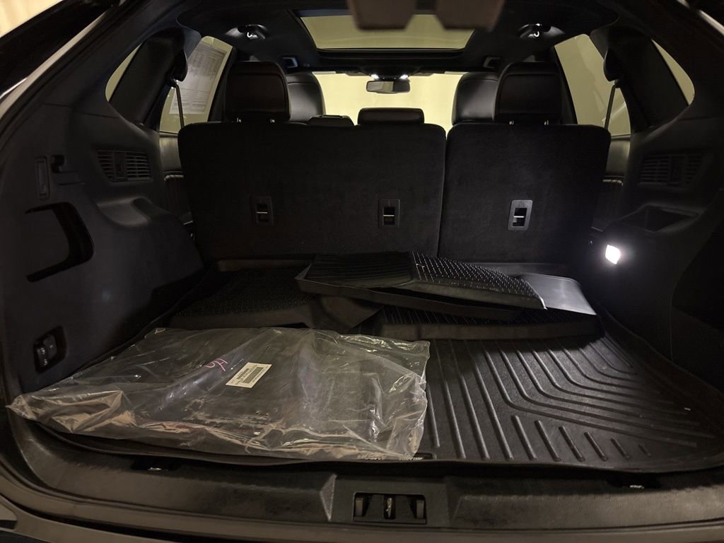 Used 2023 Ford Edge ST-Line image 9