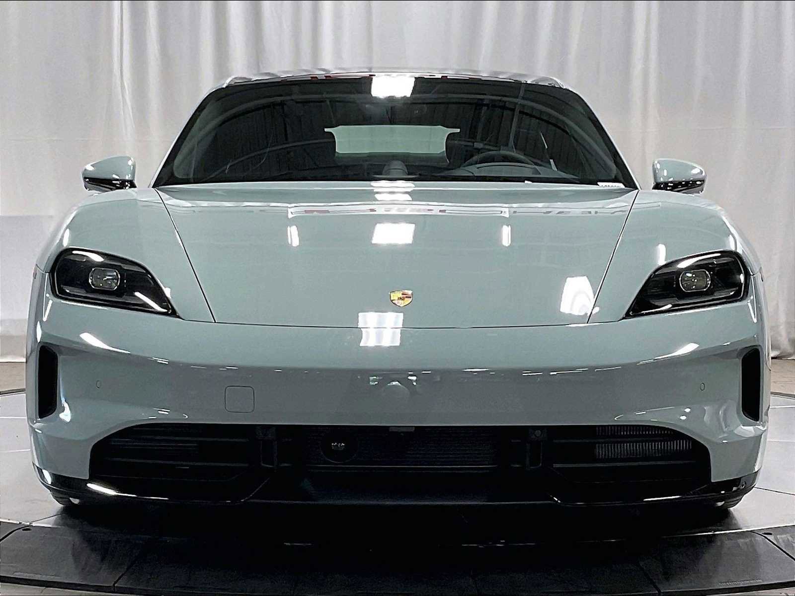 Used 2025 Porsche Taycan GTS image 13