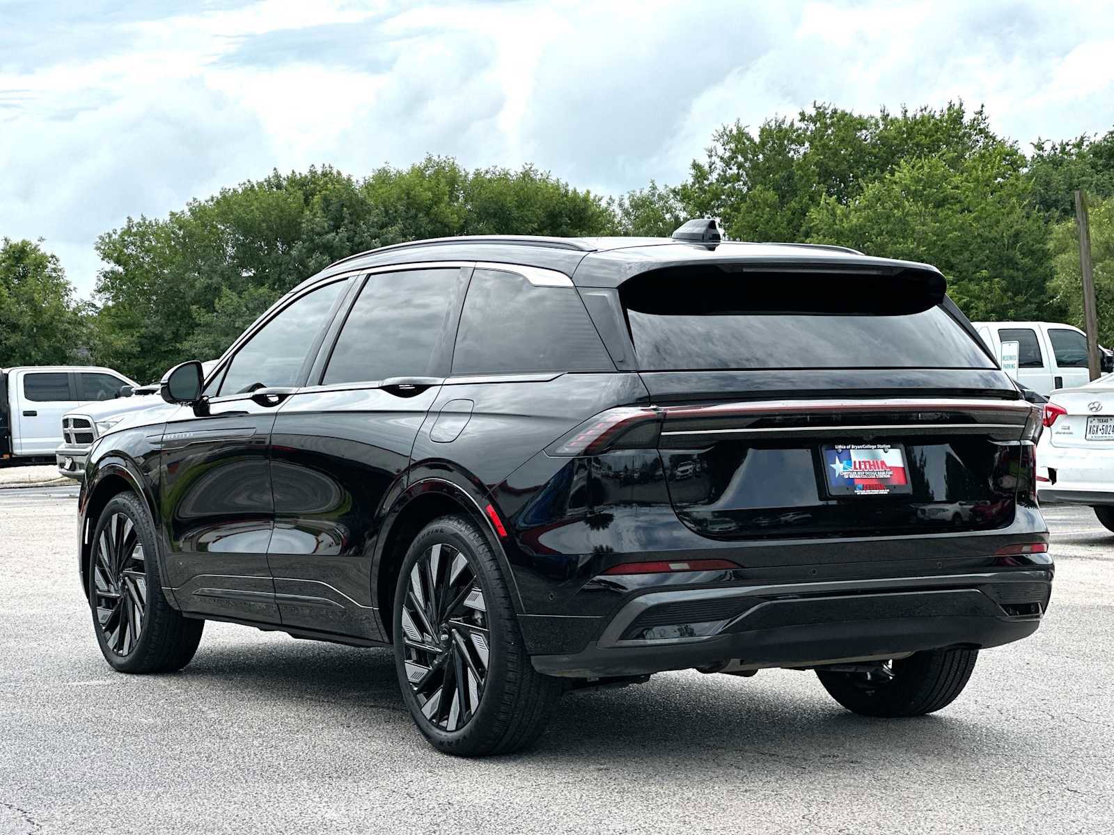 Used 2024 Lincoln Nautilus Black Label w/ Jet Appearance Package (87T) AWD/4WD image 13