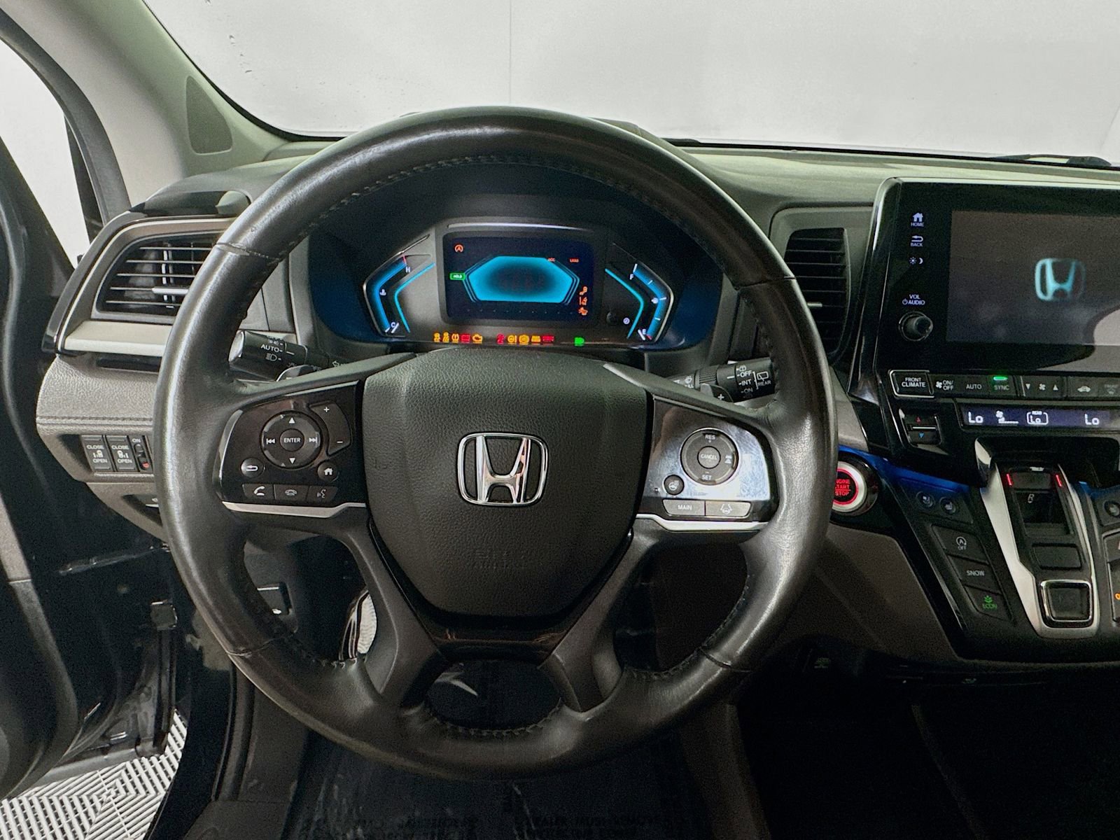 Used 2018 Honda Odyssey Elite image 13