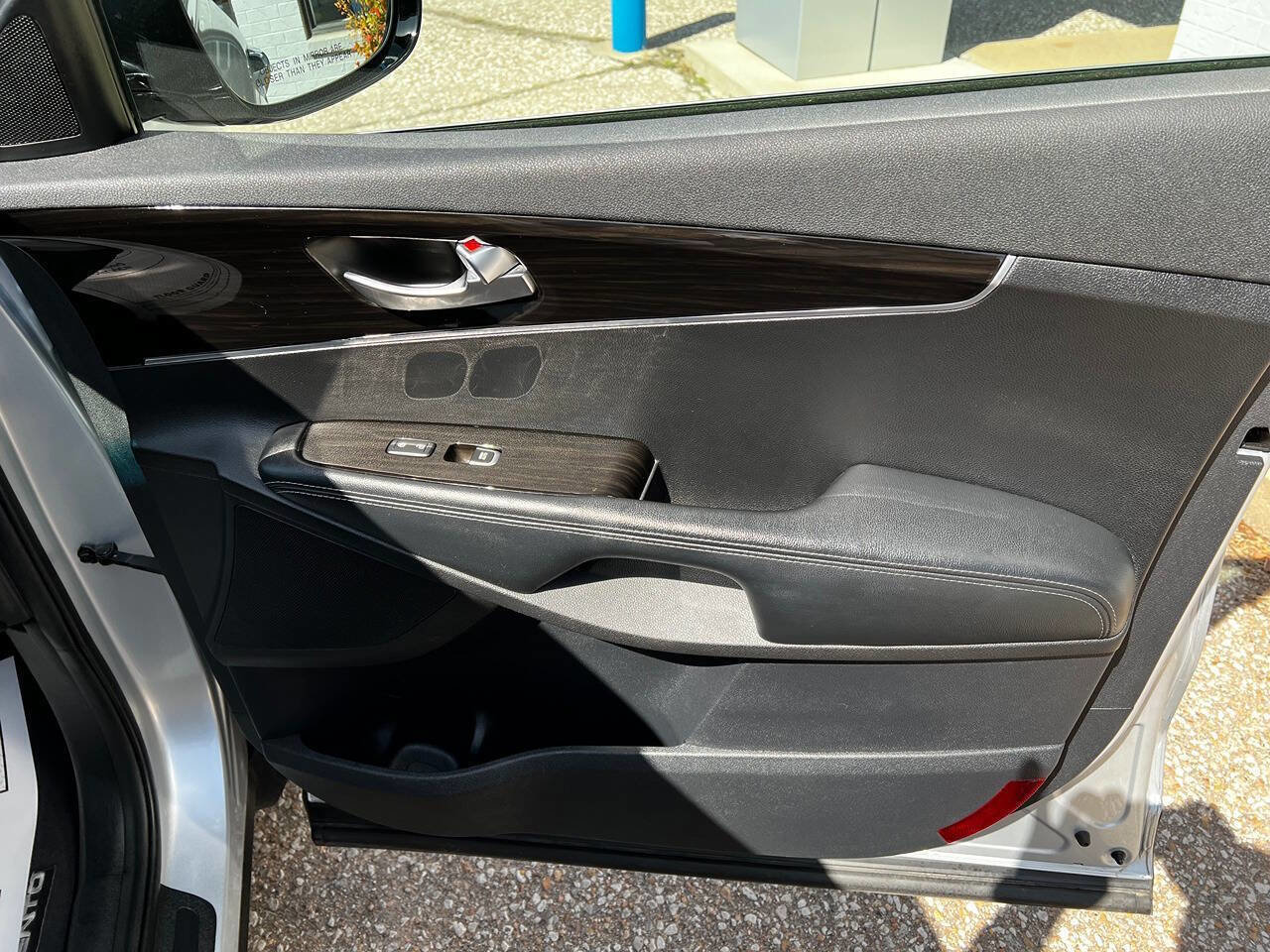 Used 2020 Kia Sorento AWD V6 image 6