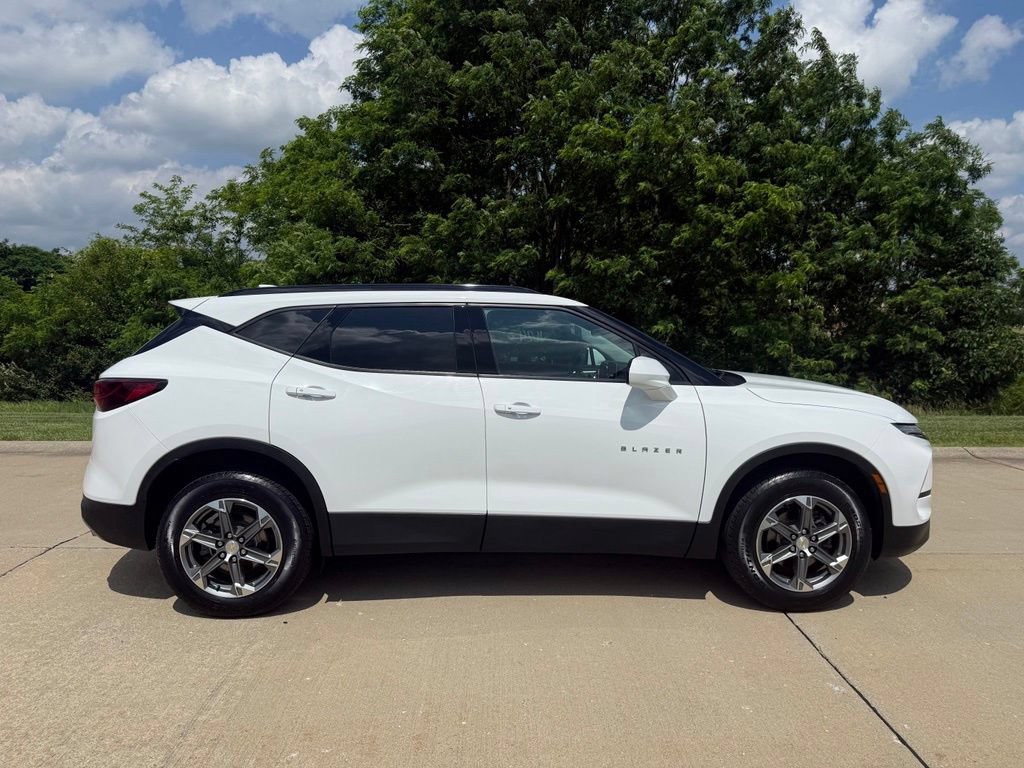 Used 2023 Chevrolet Blazer LT w/ Convenience Package FWD image 2