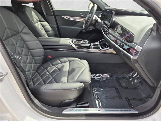 Used 2026 BMW 740i xDrive AWD/4WD image 21