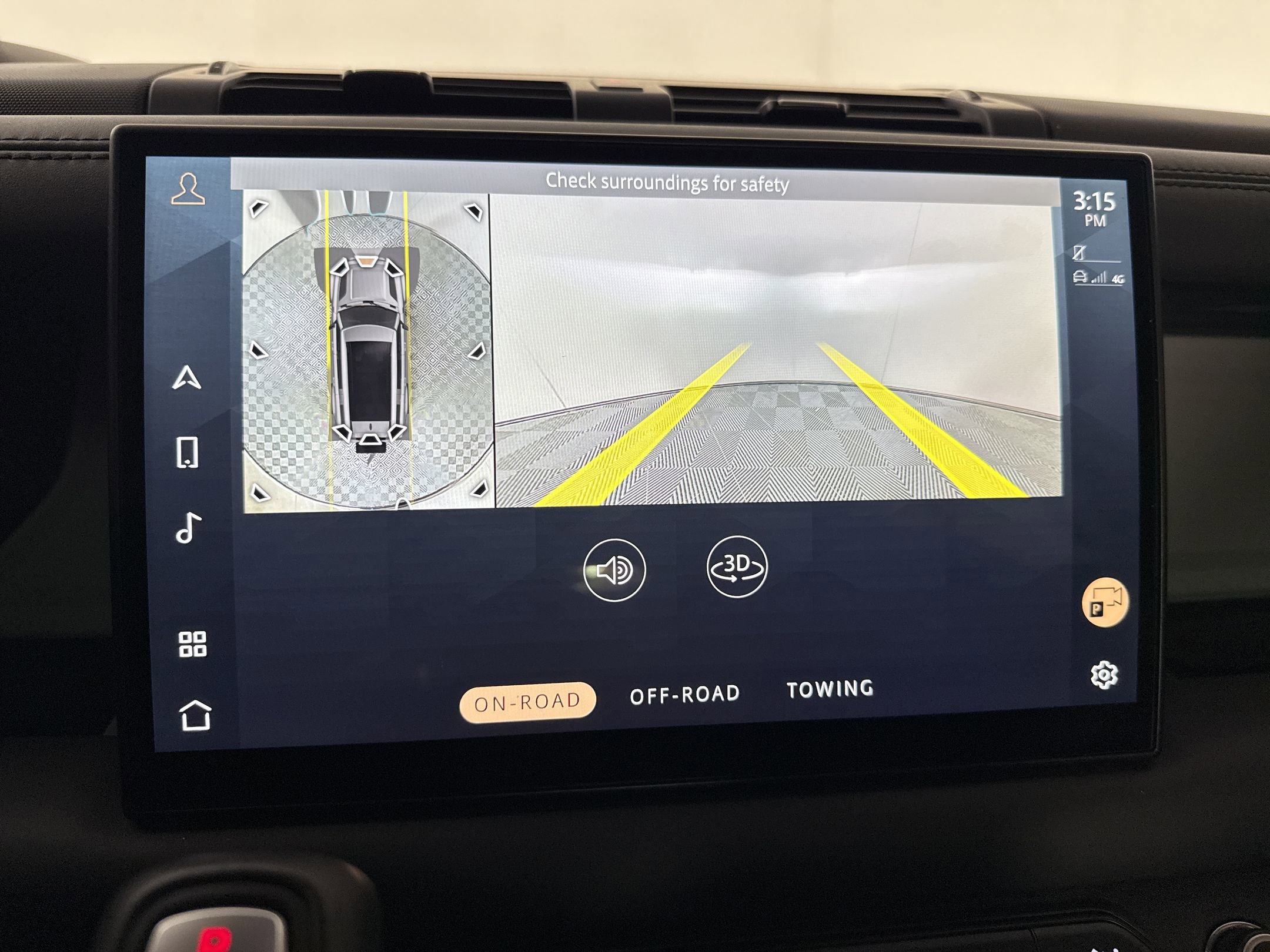 Used 2023 Land Rover Defender 130 X-Dynamic SE image 23