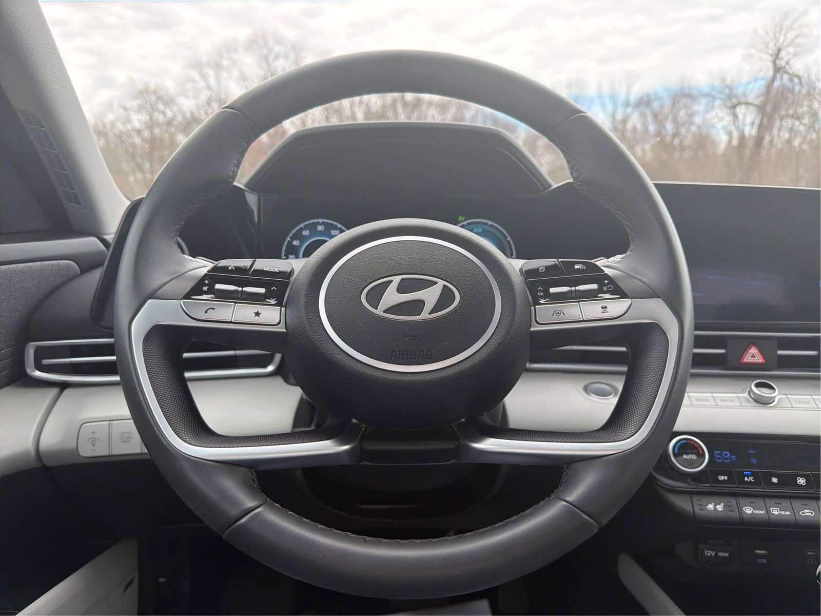 Certified 2025 Hyundai Elantra Limited image 19