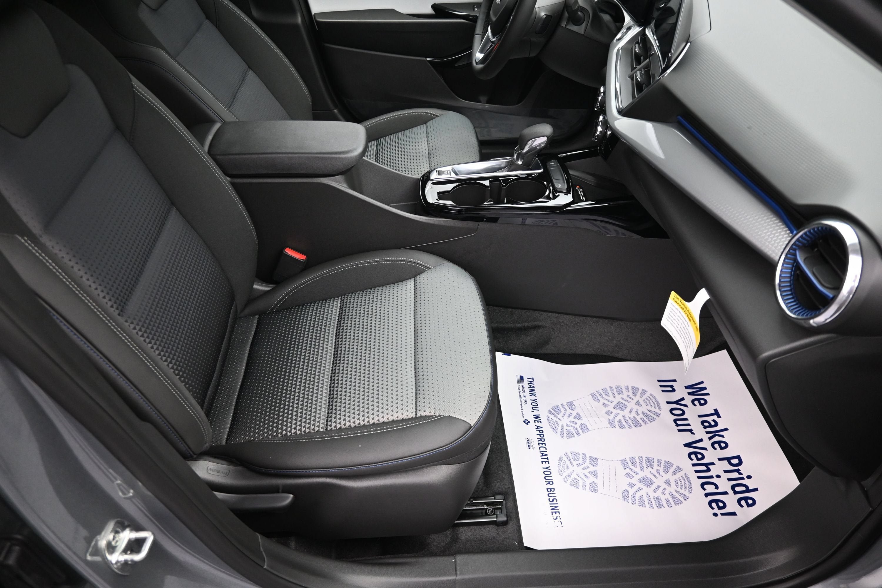 New 2026 Chevrolet Trax LT w/ Sunroof Package FWD image 32