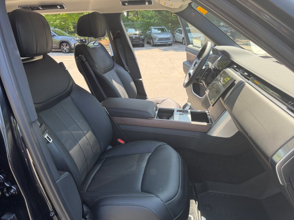 New 2026 Land Rover Range Rover Long Wheelbase SE AWD/4WD image 28