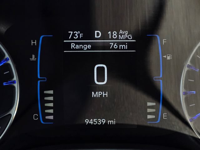 Used 2017 Chrysler Pacifica Touring-L w/ Tire & Wheel Group FWD image 31