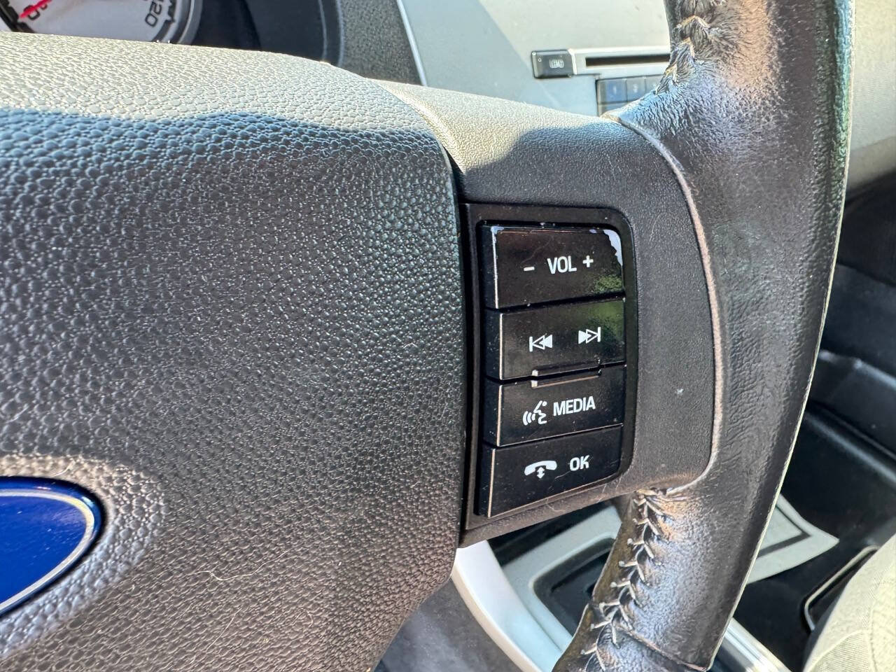 Used 2010 Ford Focus SE FWD image 15
