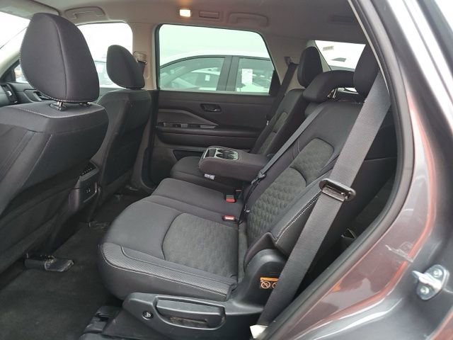 Used 2024 Nissan Pathfinder SV image 16