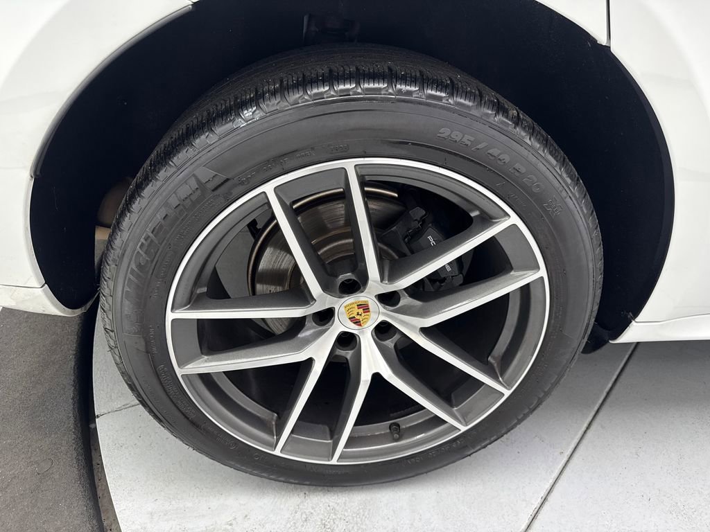 Used 2024 Porsche Macan AWD/4WD image 84