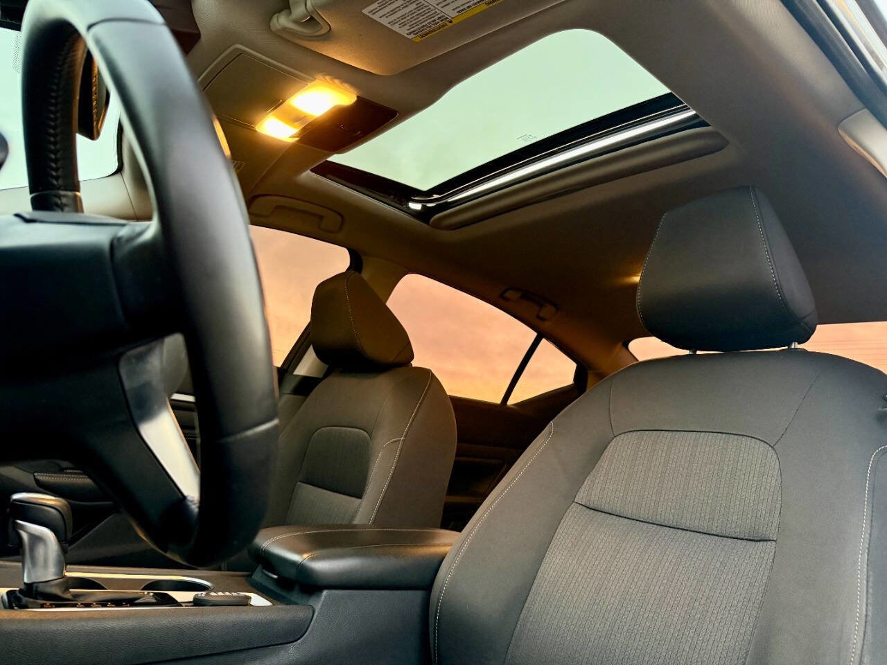 Used 2019 Nissan Altima 2.5 SV image 9