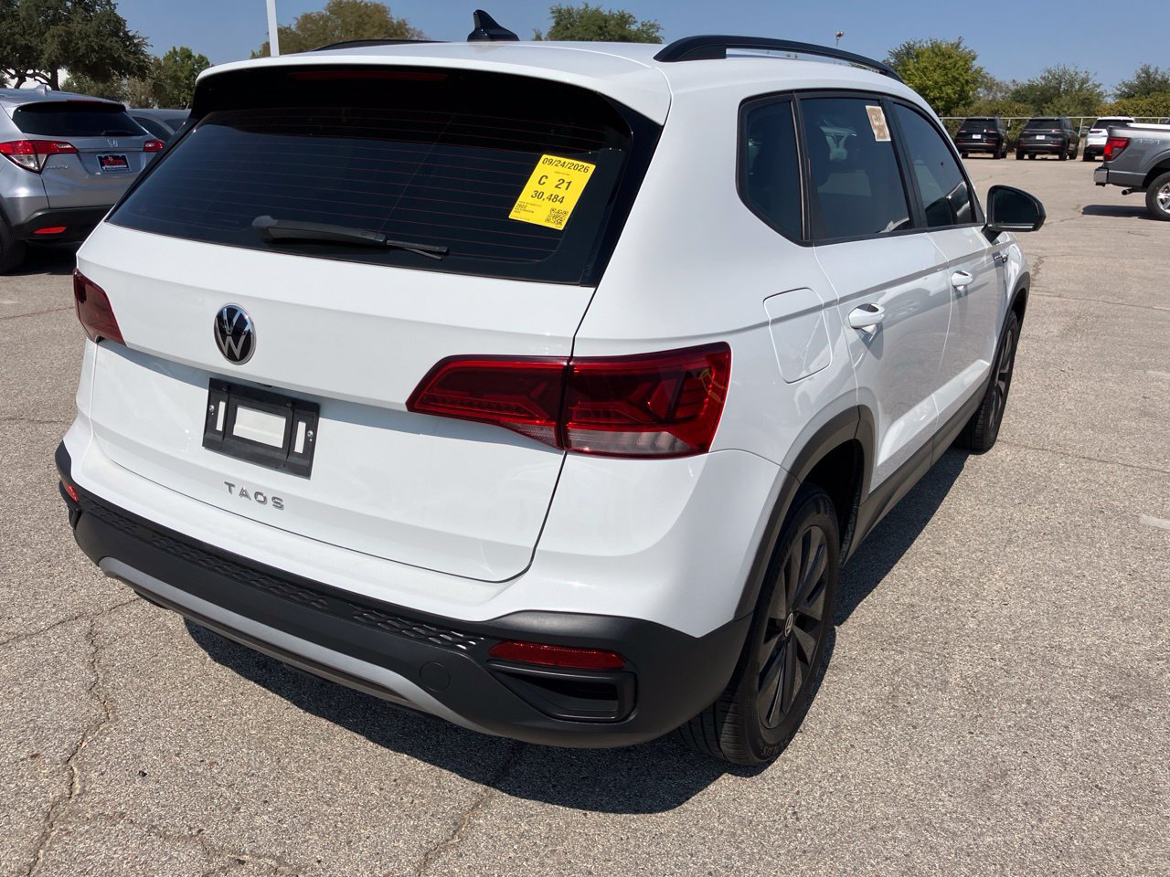 Used 2022 Volkswagen Taos S FWD image 4