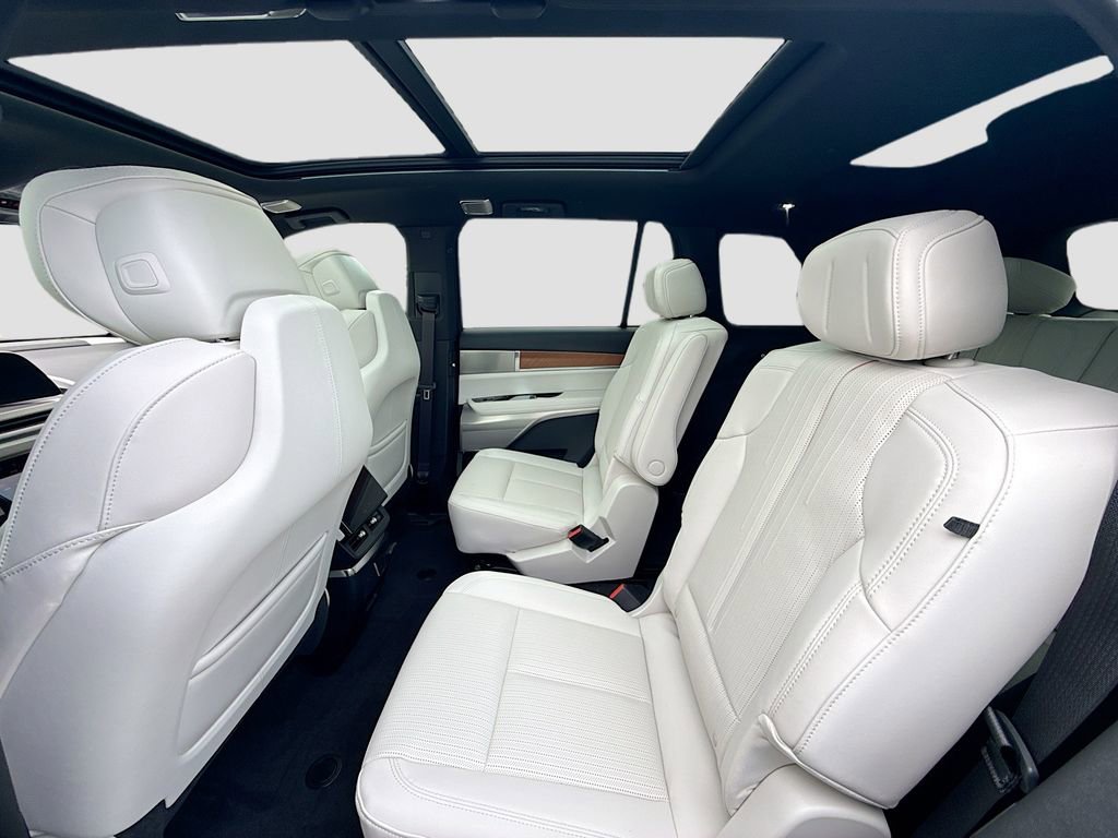 New 2026 Cadillac Vistiq Sport image 25