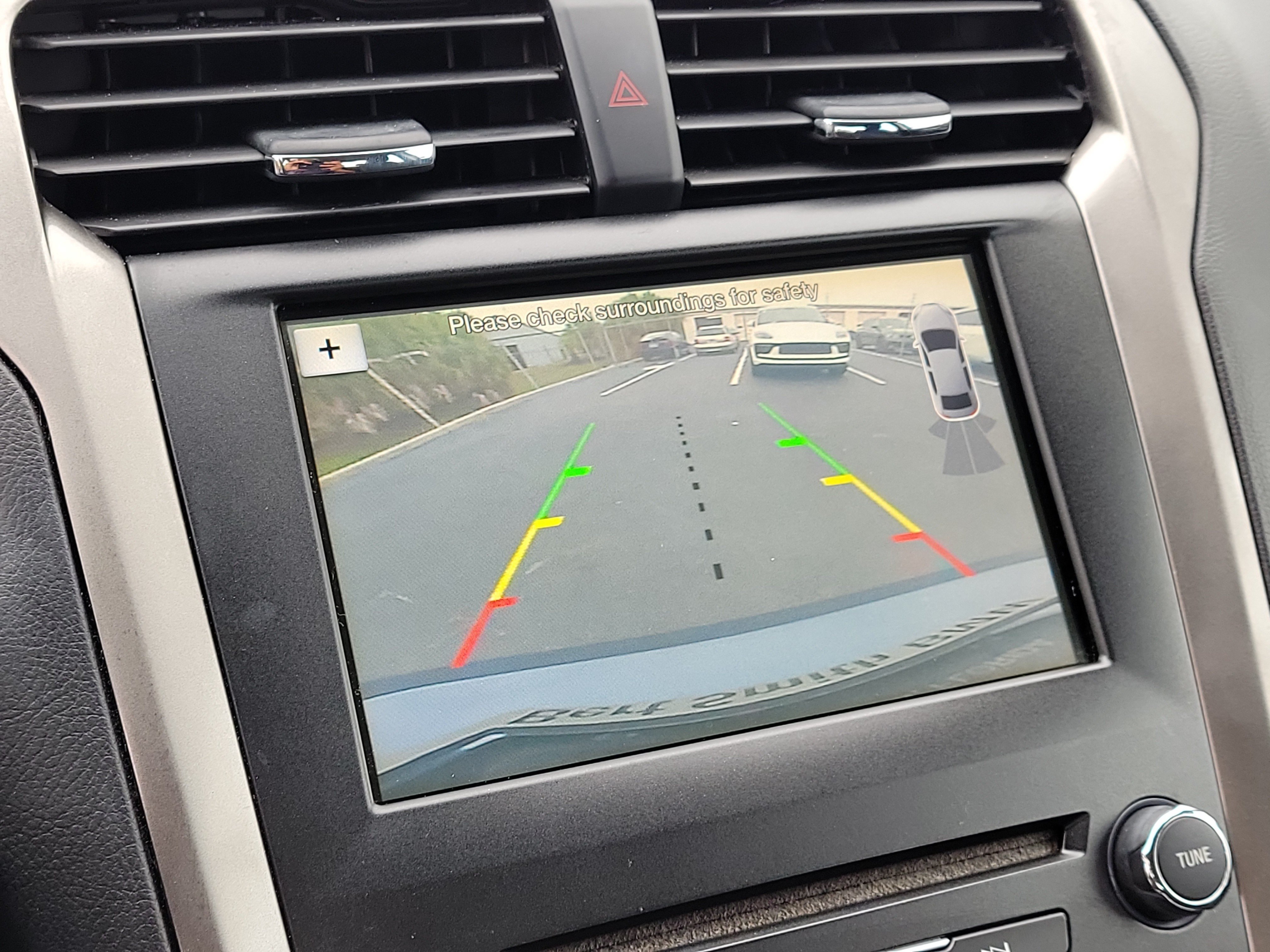 Used 2018 Ford Fusion SE FWD image 24