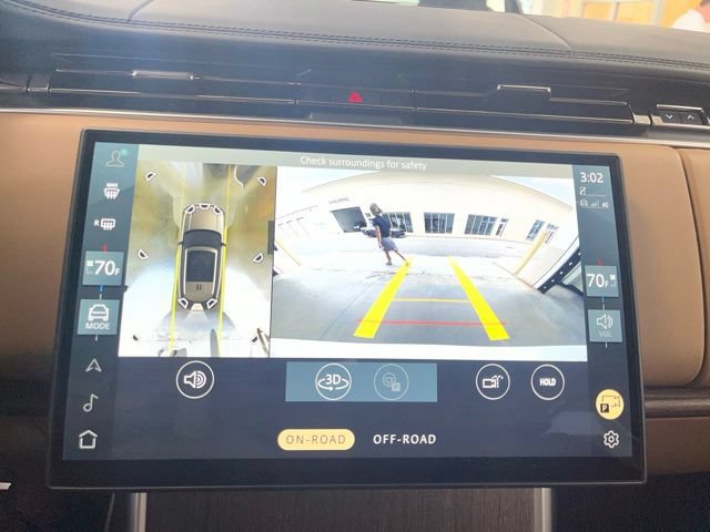Certified 2025 Land Rover Range Rover SE AWD/4WD image 17