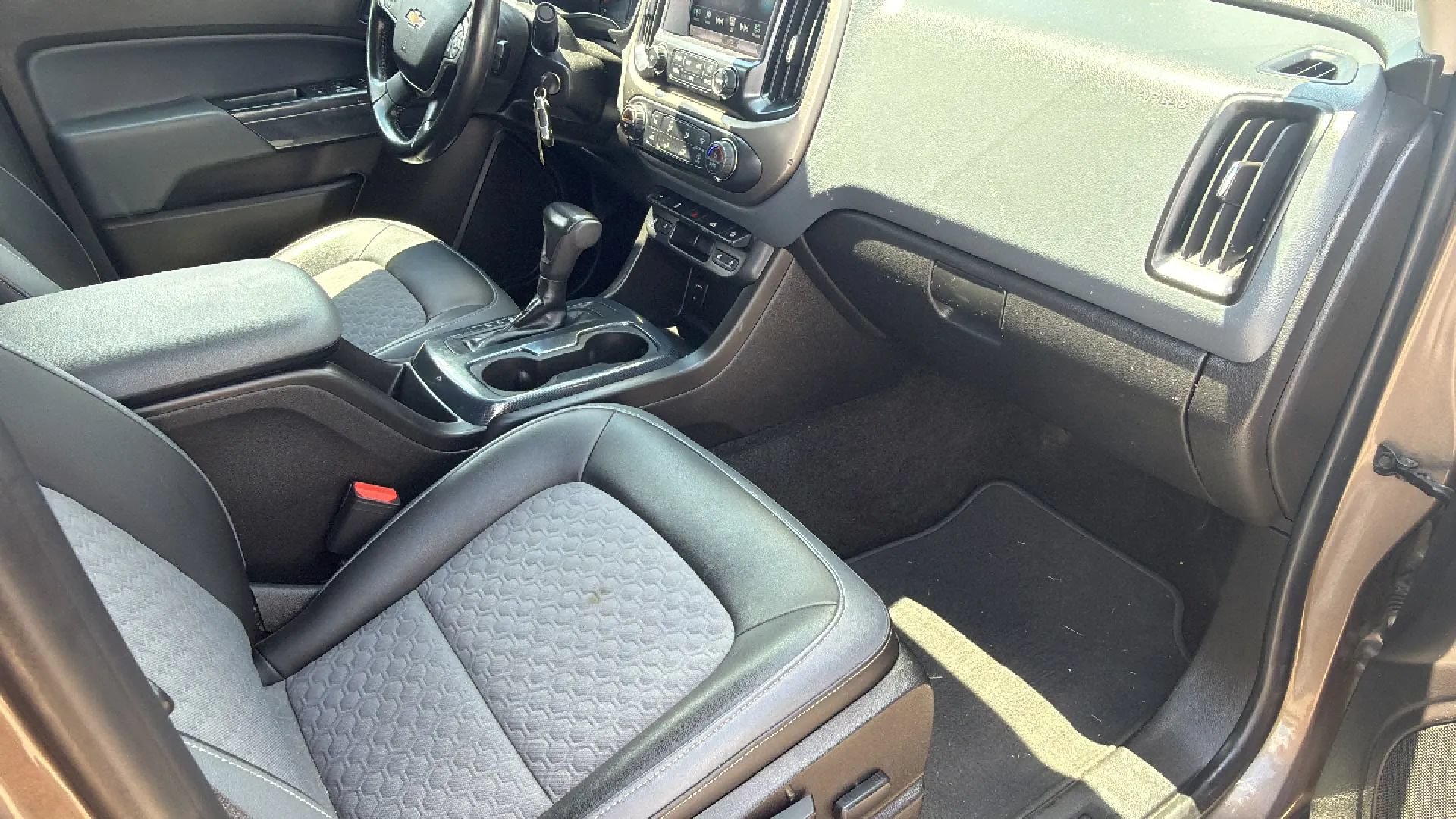 Used 2016 Chevrolet Colorado Z71 AWD/4WD image 16