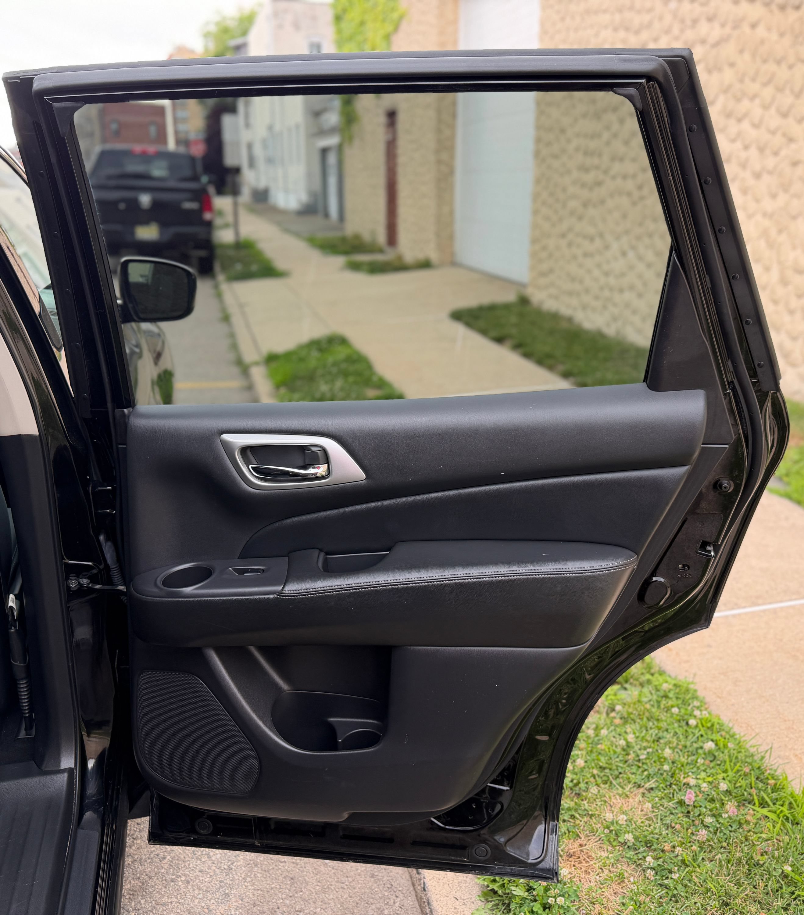 Used 2019 Nissan Pathfinder S AWD/4WD image 21