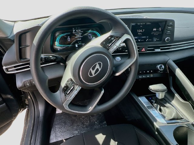 New 2026 Hyundai Elantra Hybrid FWD image 14
