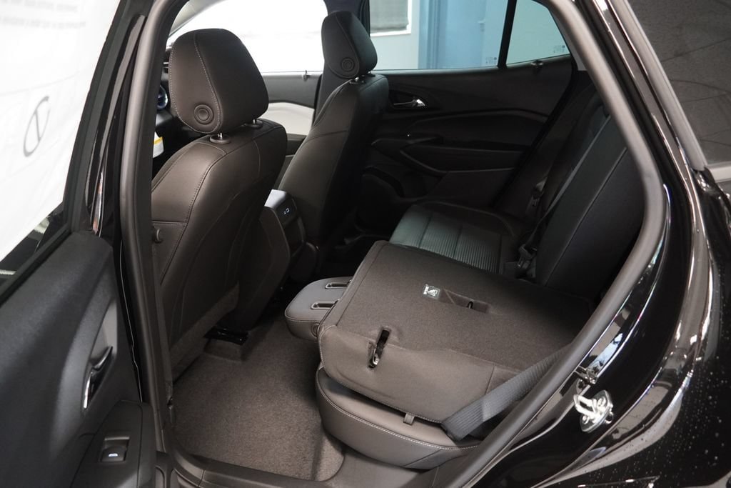New 2026 Chevrolet Trax LT w/ Driver Confidence Package FWD image 18