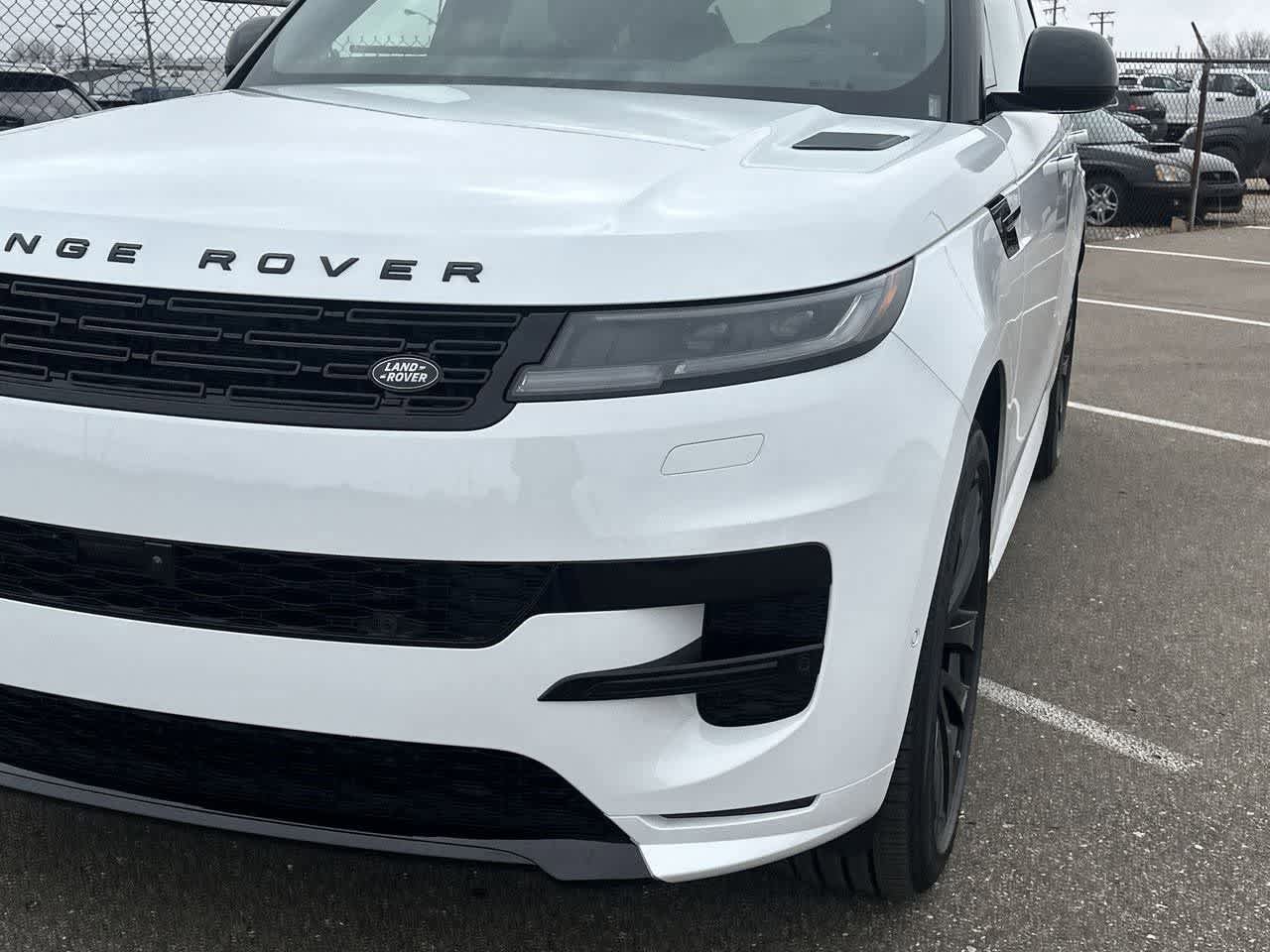 New 2026 Land Rover Range Rover Sport Dynamic SE AWD/4WD image 10
