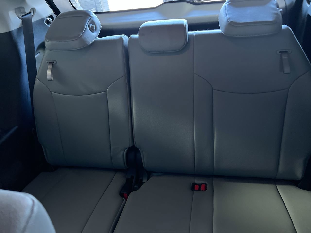 Used 2026 Toyota Sienna XLE FWD image 27