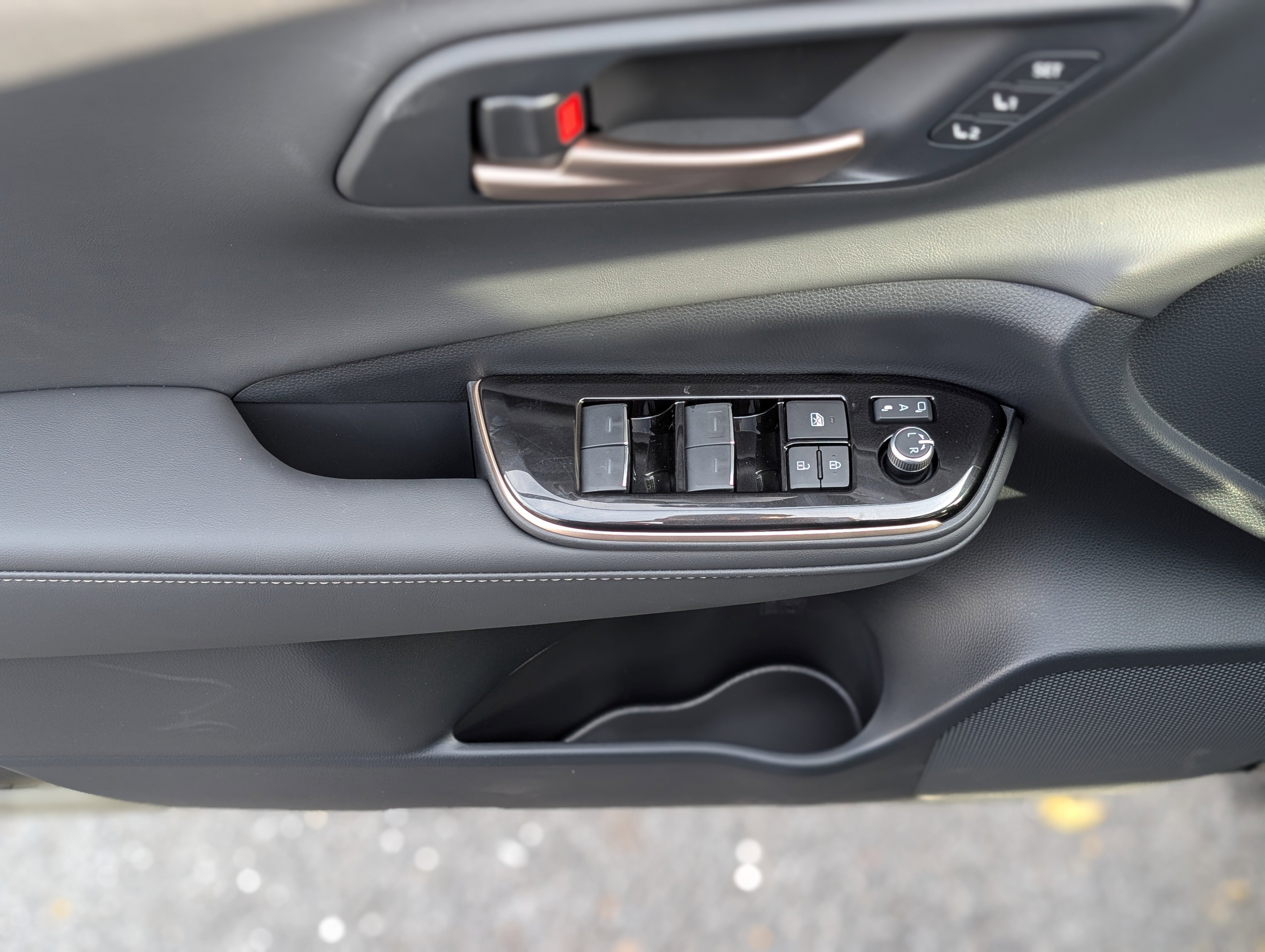 New 2025 Toyota Crown Signia image 25