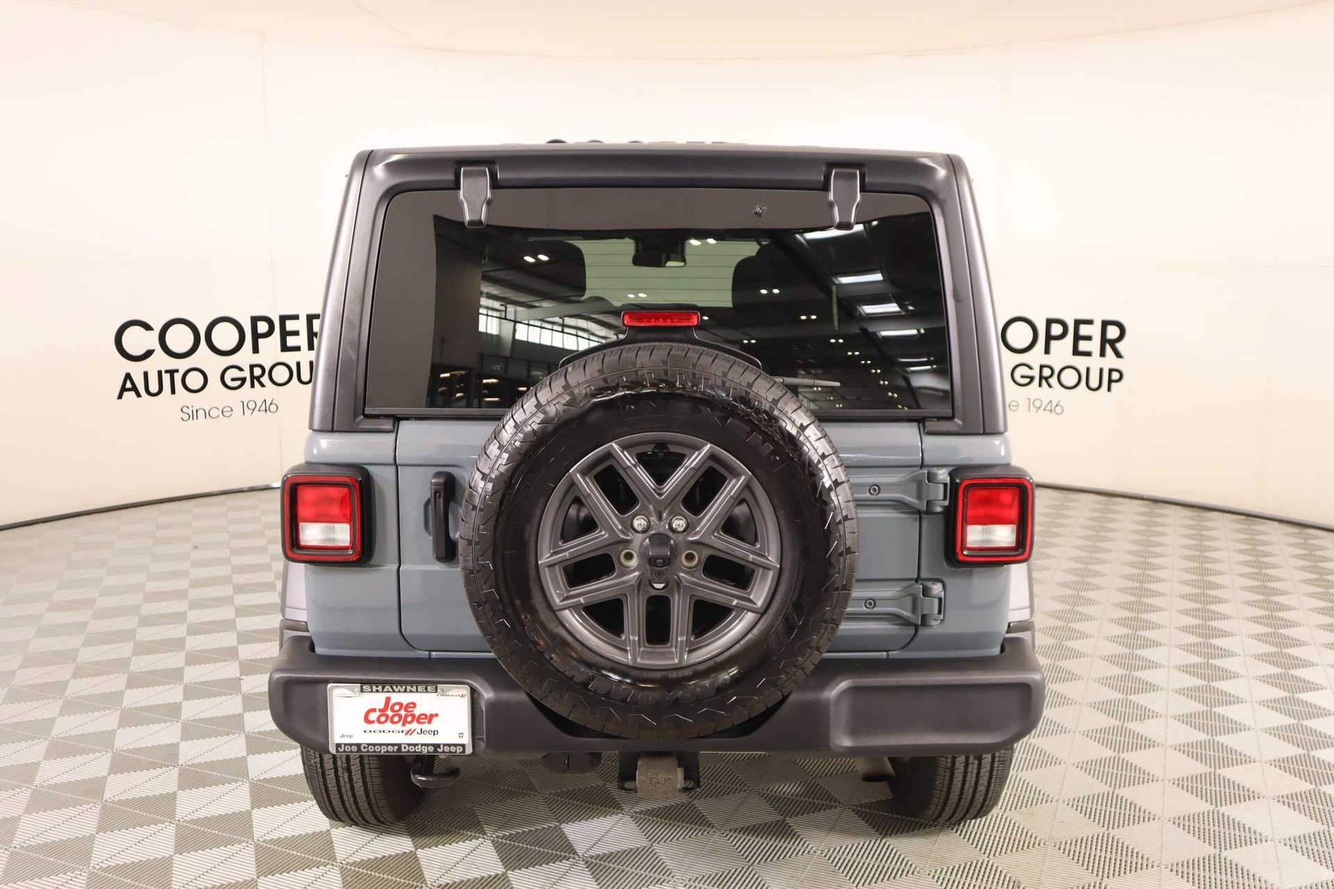 Used 2025 Jeep Wrangler Sport S image 21