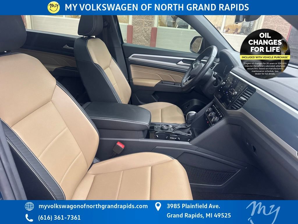 Certified 2023 Volkswagen Atlas Cross Sport SEL R-Line image 25