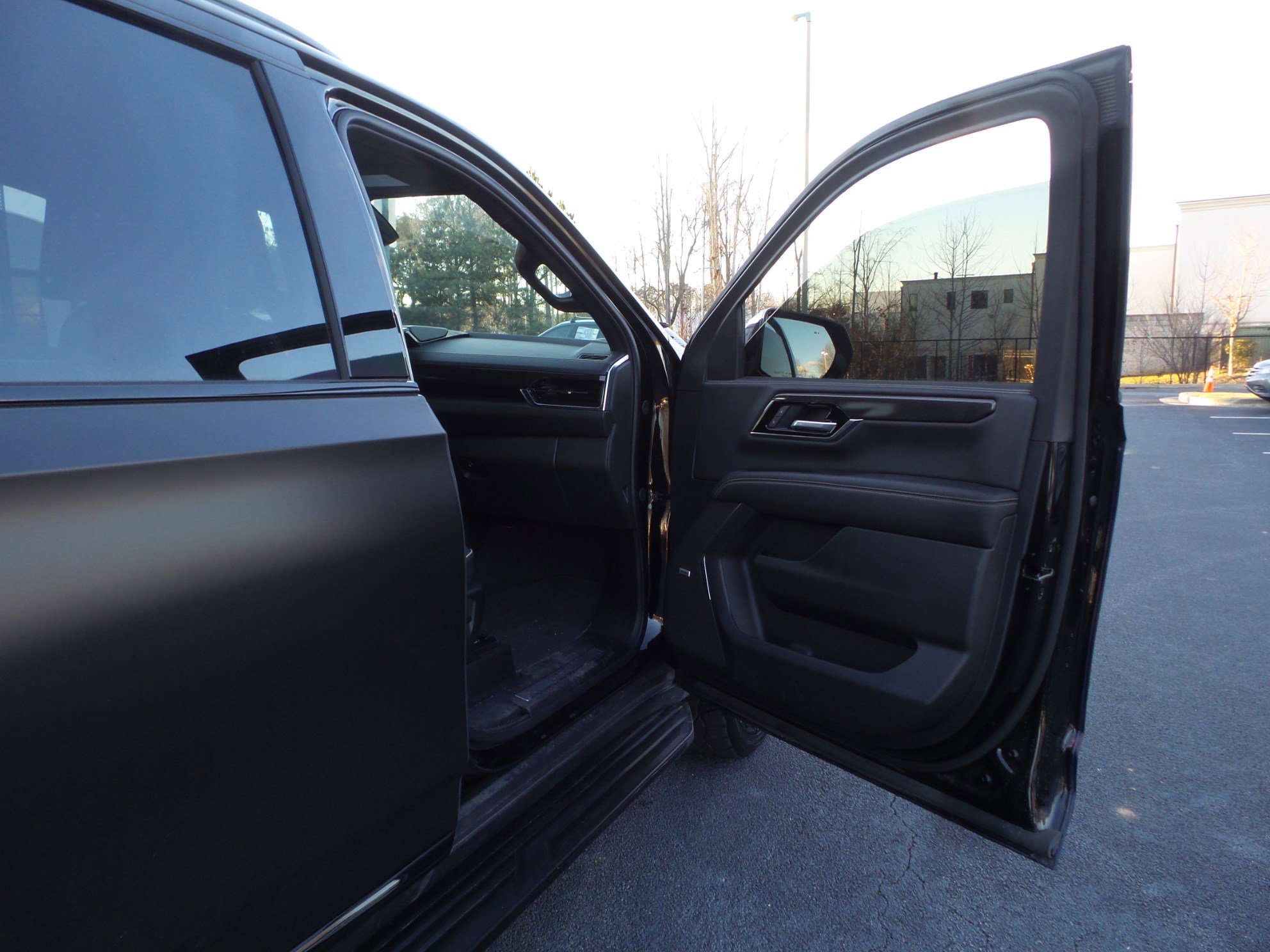 Used 2025 GMC Yukon Elevation image 37