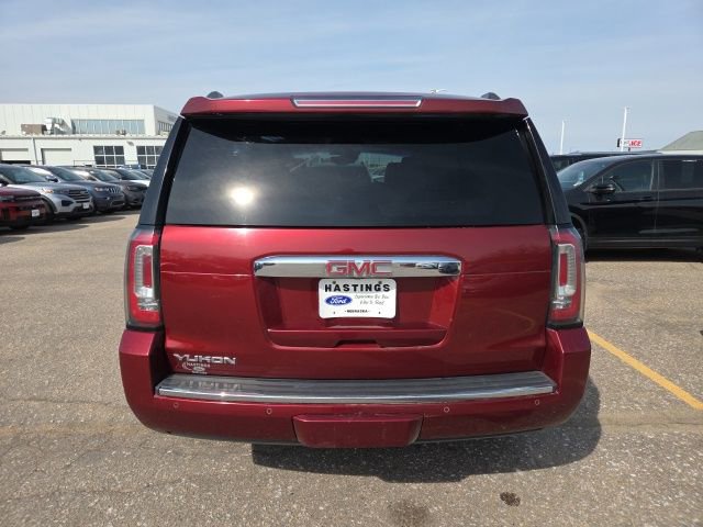 Used 2018 GMC Yukon Denali w/ Denali Ultimate Package AWD/4WD image 4