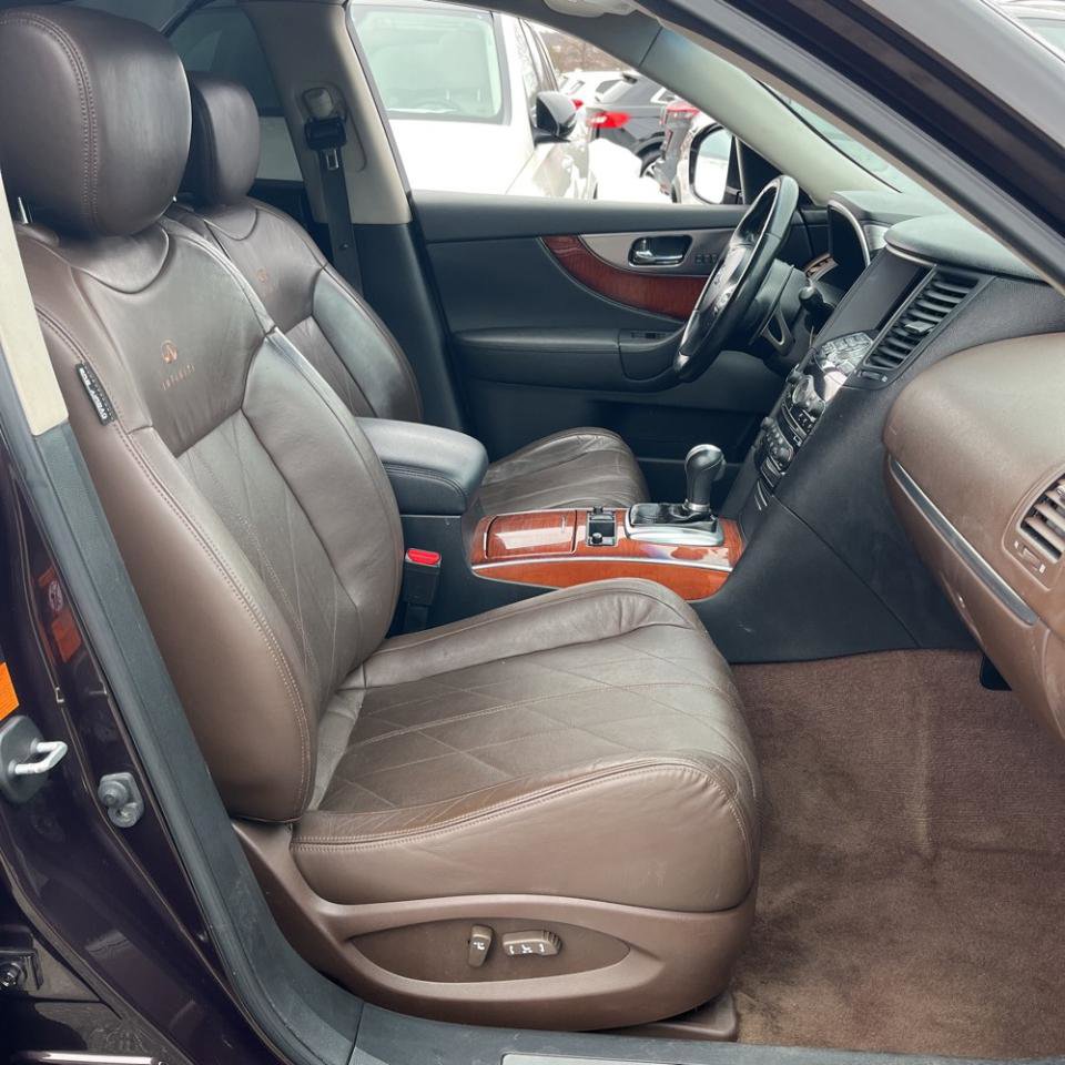 Used 2009 INFINITI FX35 AWD w/ Navigation Pkg image 15