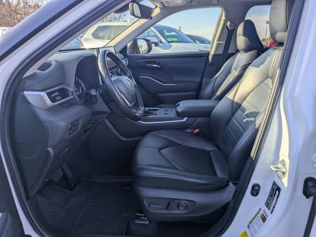 Used 2023 Toyota Highlander XLE image 23