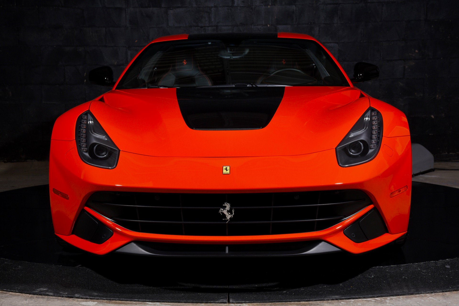 Used 2014 Ferrari F12 Berlinetta RWD image 16
